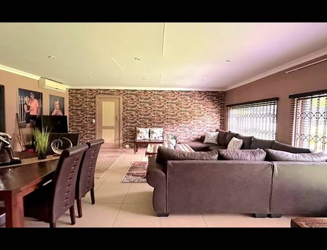 7 BEDROOM HOUSE FOR SALE IN THREE RIVERS